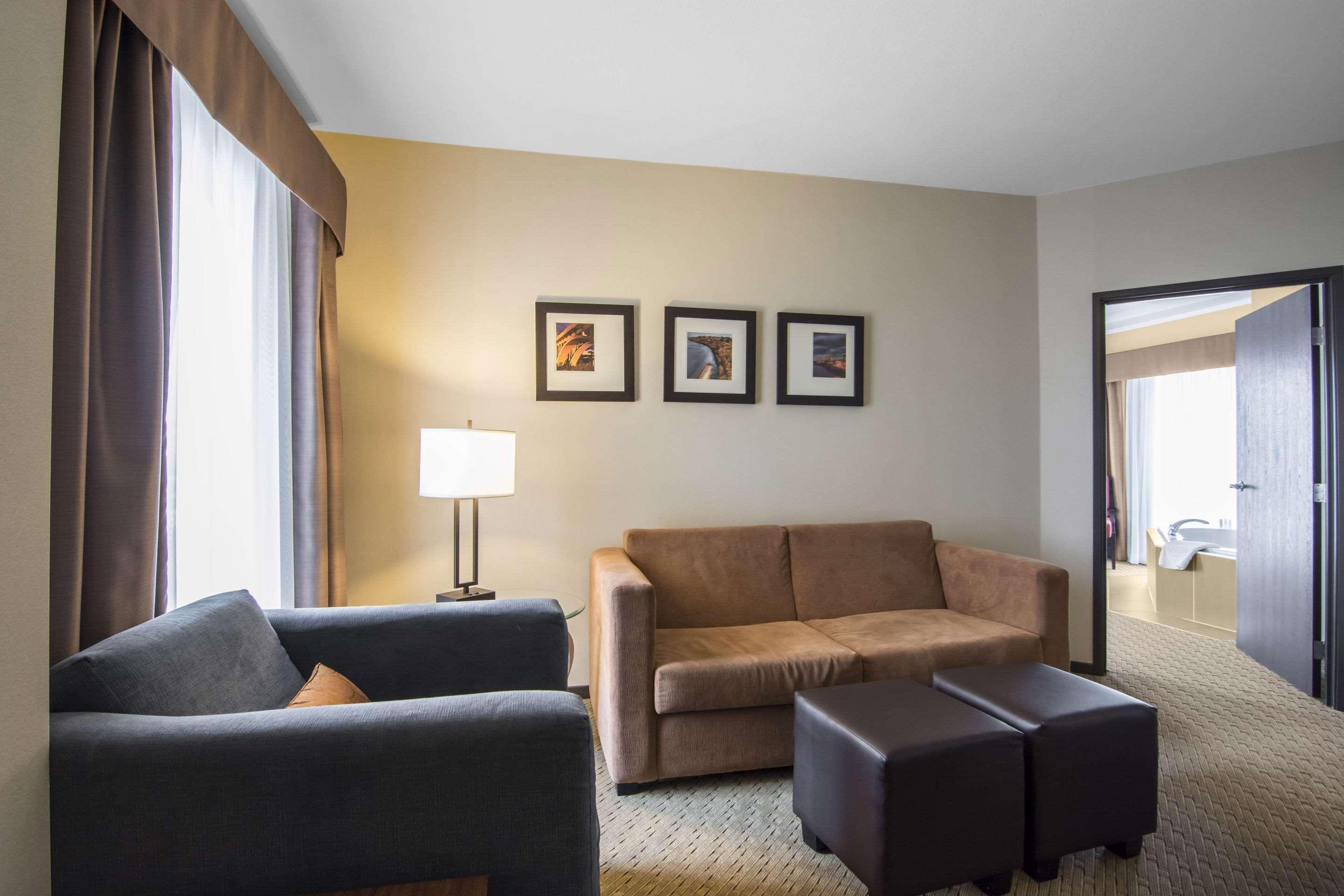 Comfort Suites Saskatoon Esterno foto